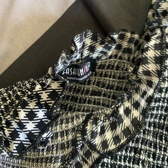 Gingham Smocked Crop Top - Picture 2 of 2